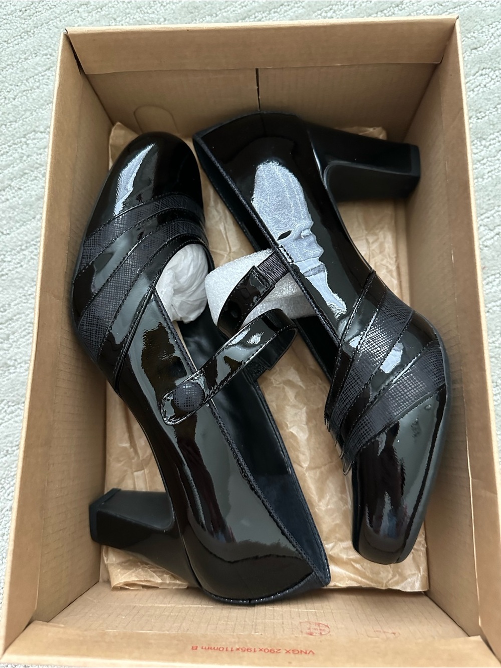 NWOT—Michelle D black Mary Jane heels, size 9.5
